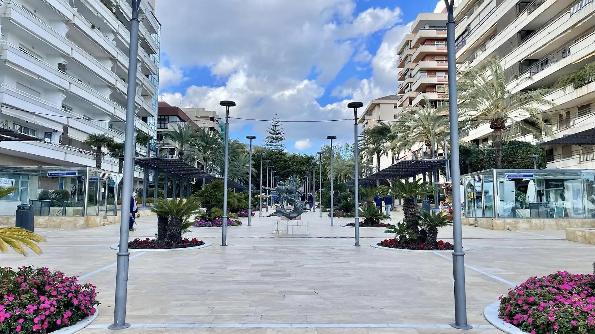 Beachfront 1Br Apartment In Center Of Marbella!
